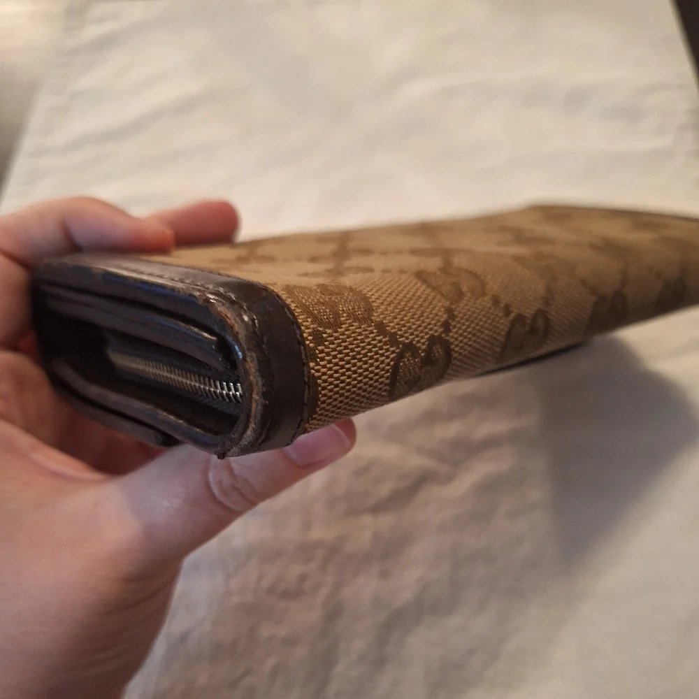 Gucci GG Canvas Continental Wallet - Picture 9 of 13